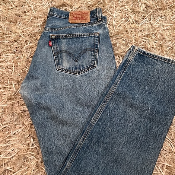 Vintage Levi’s 501 straight leg button fly - Picture 9 of 12